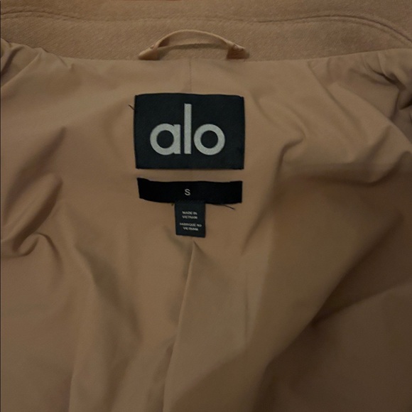 Alo Wool Cropped Metro Tench - Picture 9 of 12